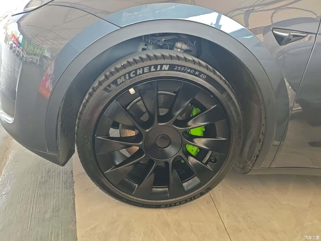 Tesla Model Y, 2023 23