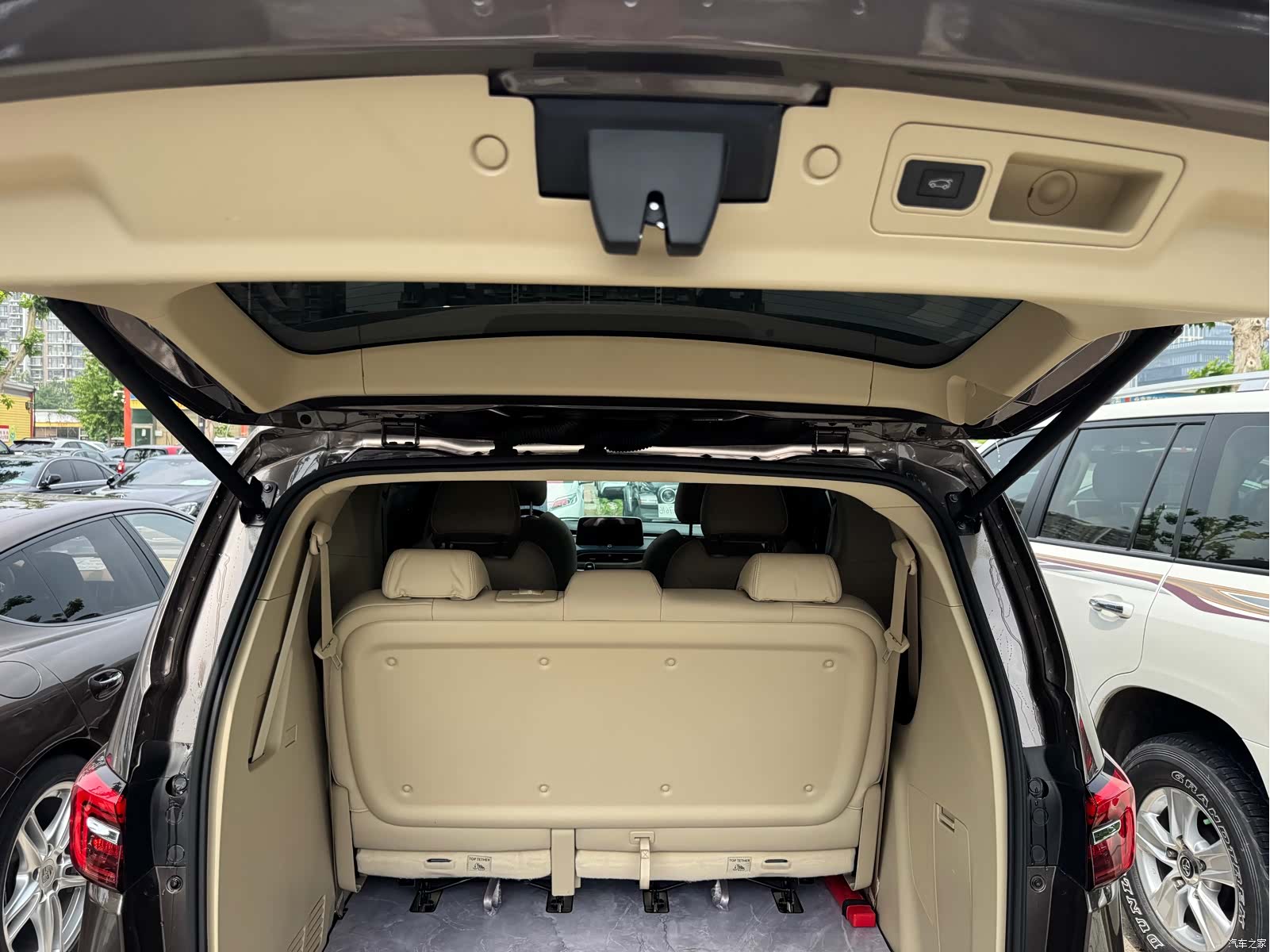 Buick GL8, 2025 11