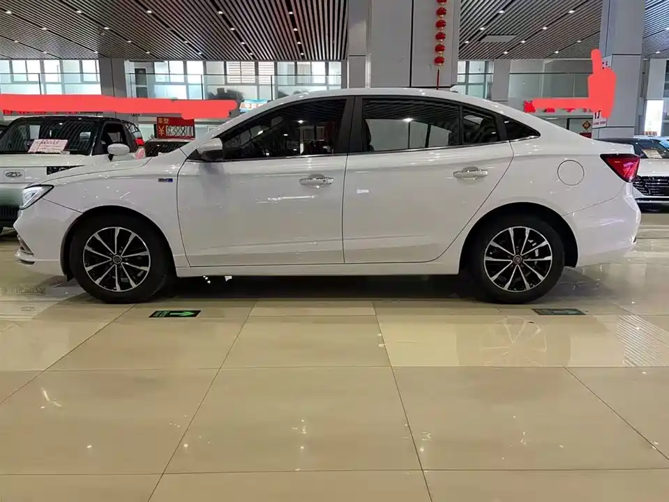 Roewe i5