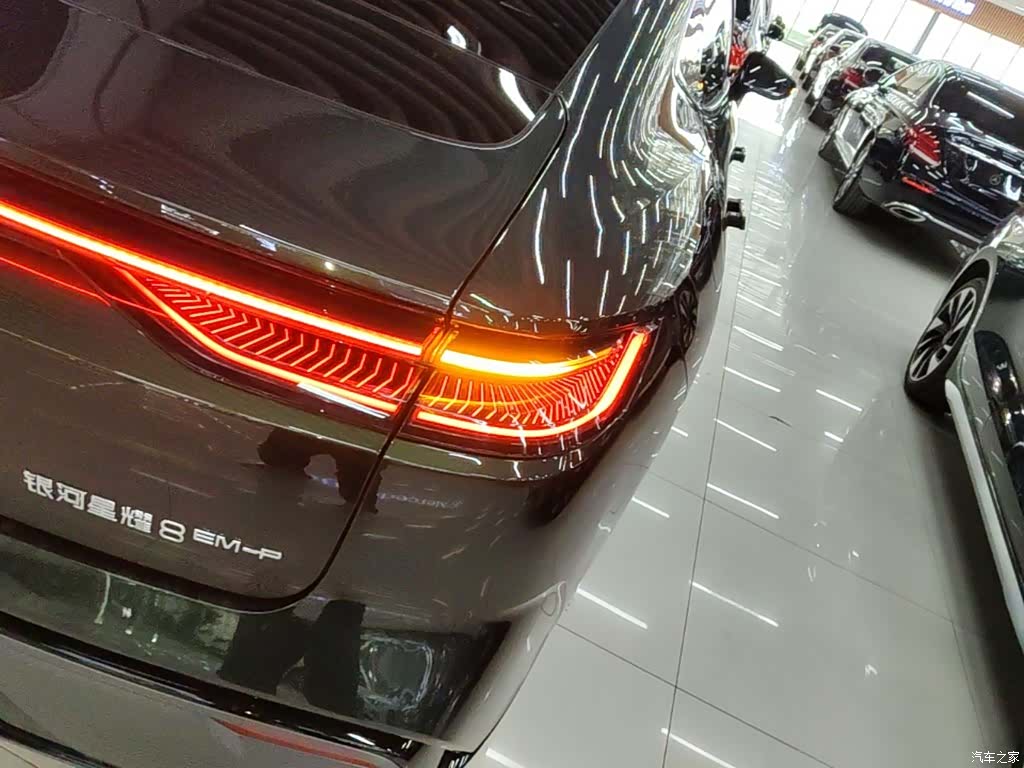 Geely 8, 2025 8