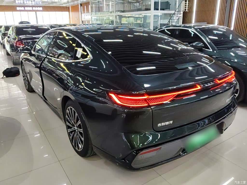 Geely 8, 2025 все фото