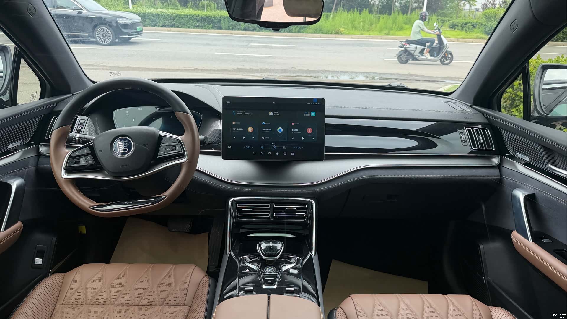 BYD Tang, 2022 9