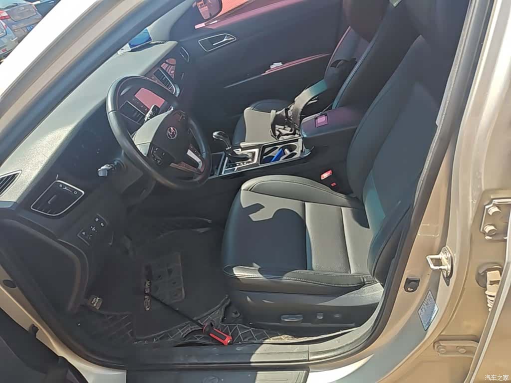 Hyundai DLX, 2016 15