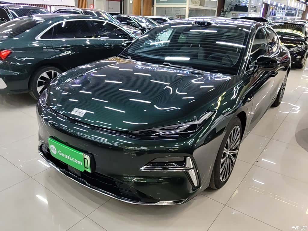 Geely 8, 2025 1