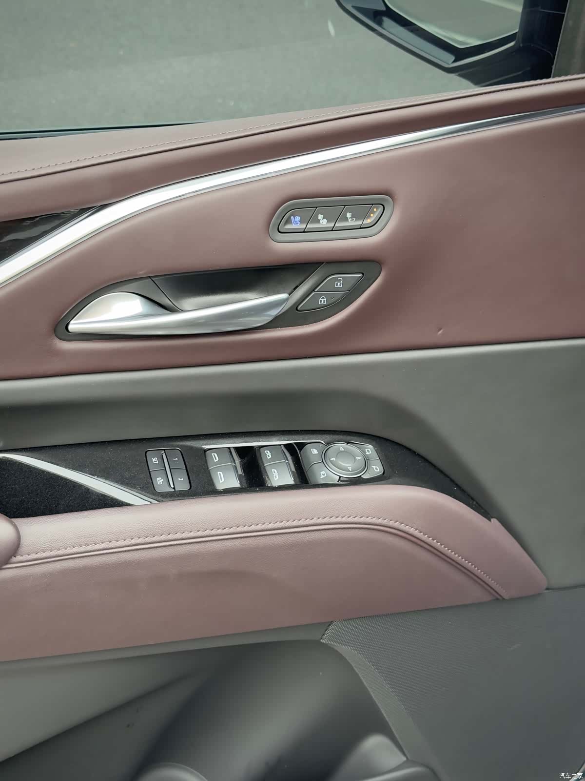 Cadillac Escalade, 2023 11