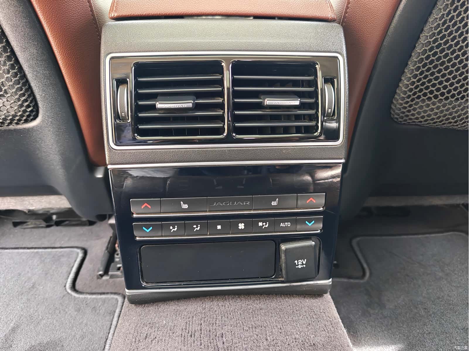 Land Rover XFL, 2019 10