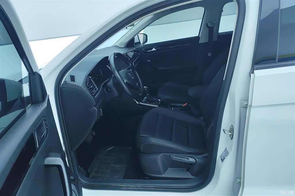 Volkswagen T-ROC, 2022 9