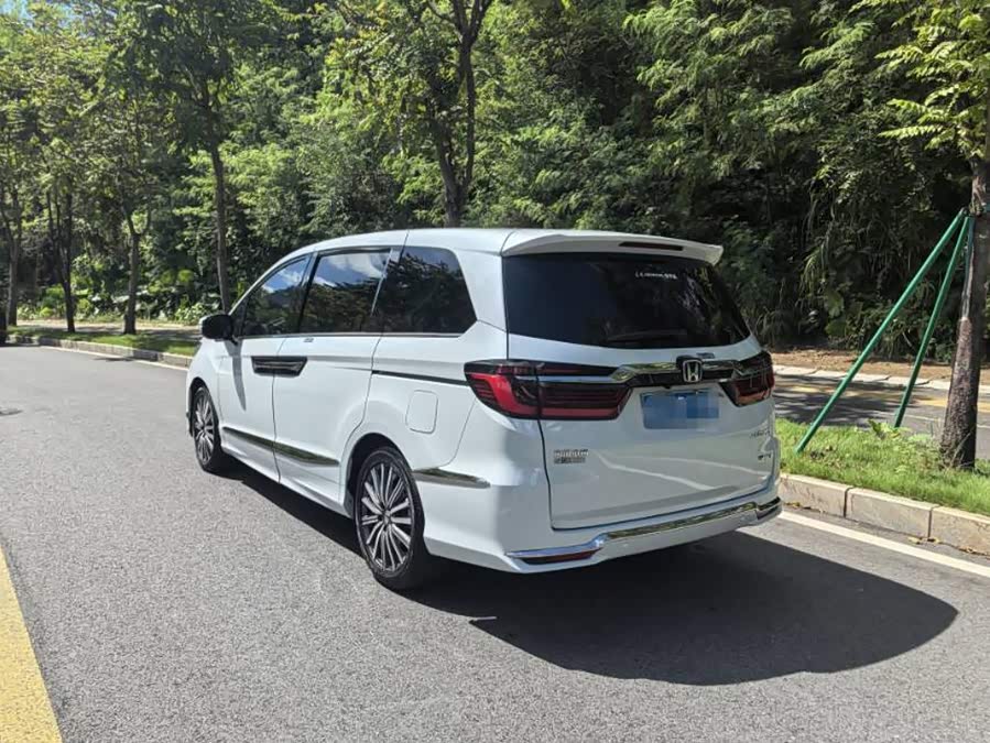 Honda Elysion 2024, фото 8