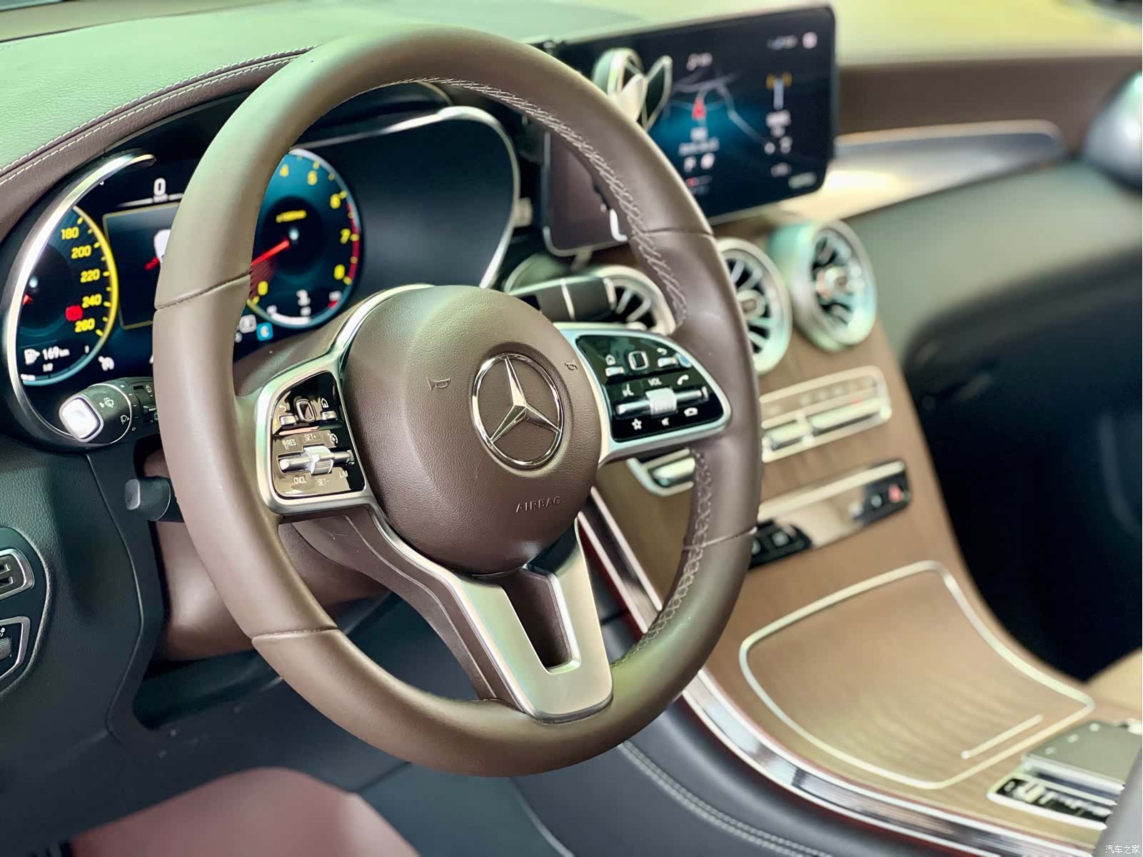 Mercedes-Benz GLC, 2020 все фото