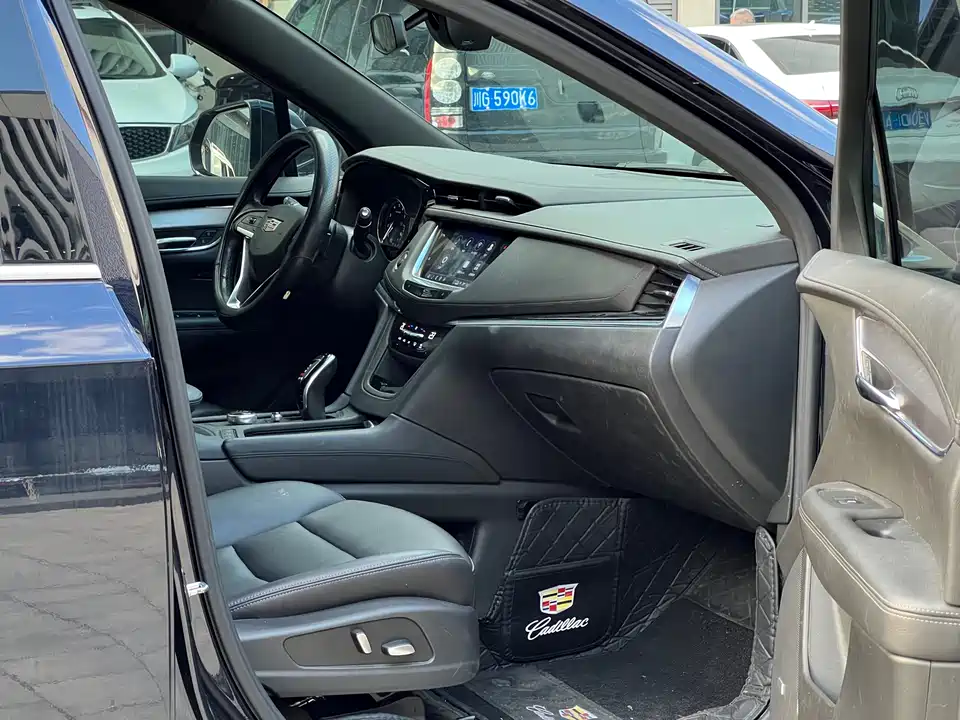 Cadillac XT6