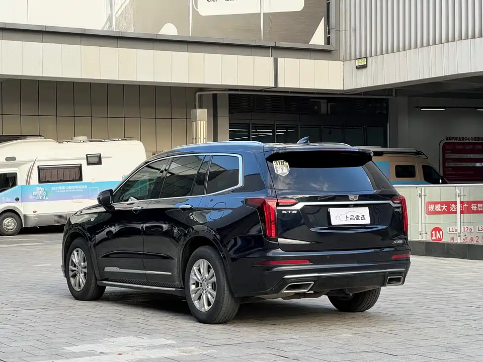 Cadillac XT6