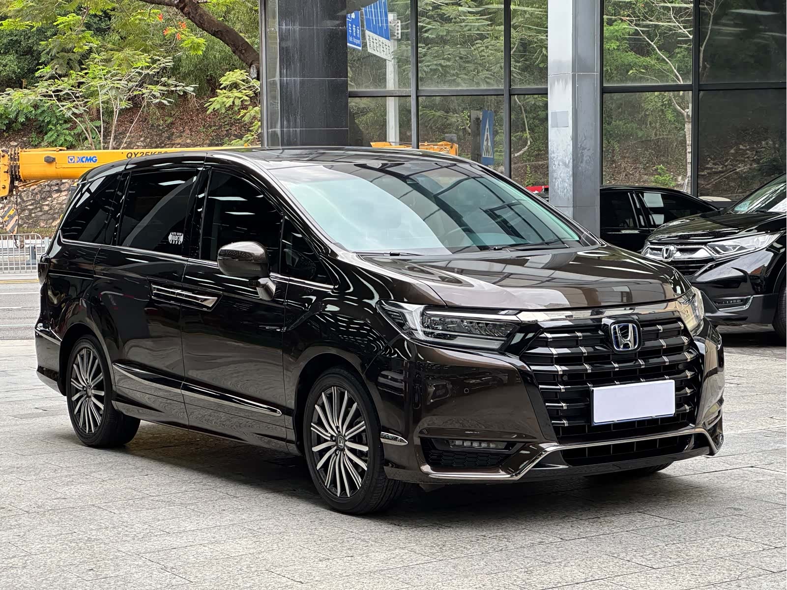Honda Elysion, 2022 3