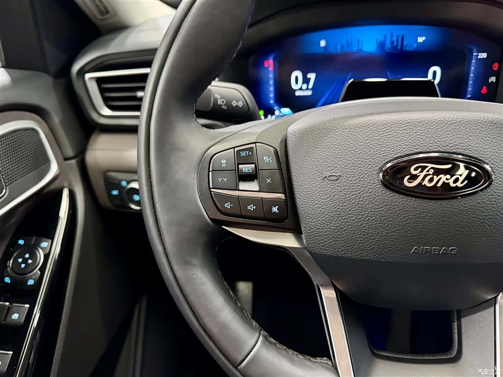 Ford Explorer, 2025 29