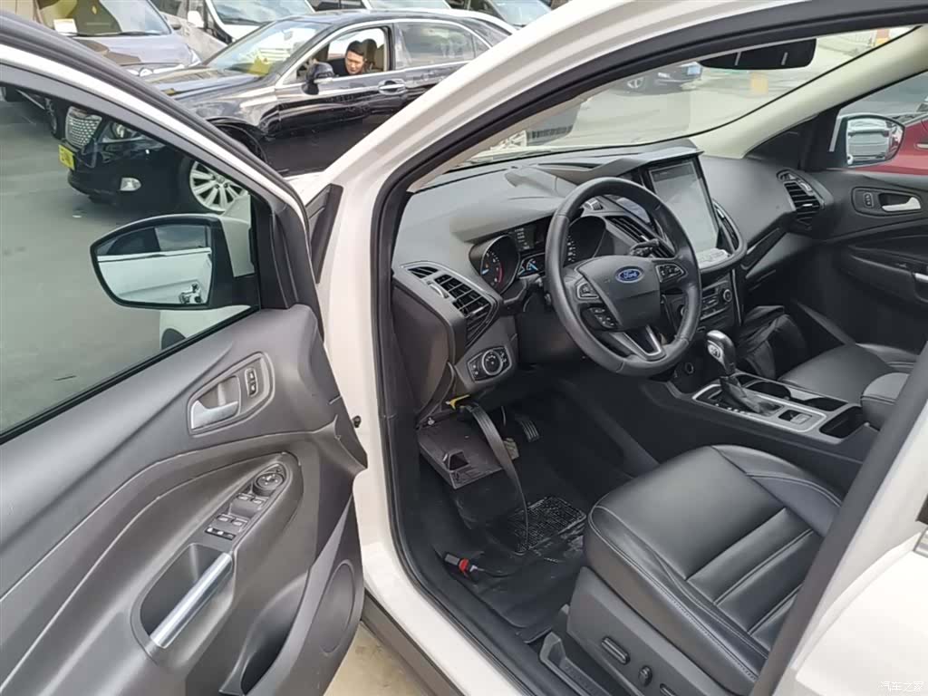 Ford Kuga, 2019 16