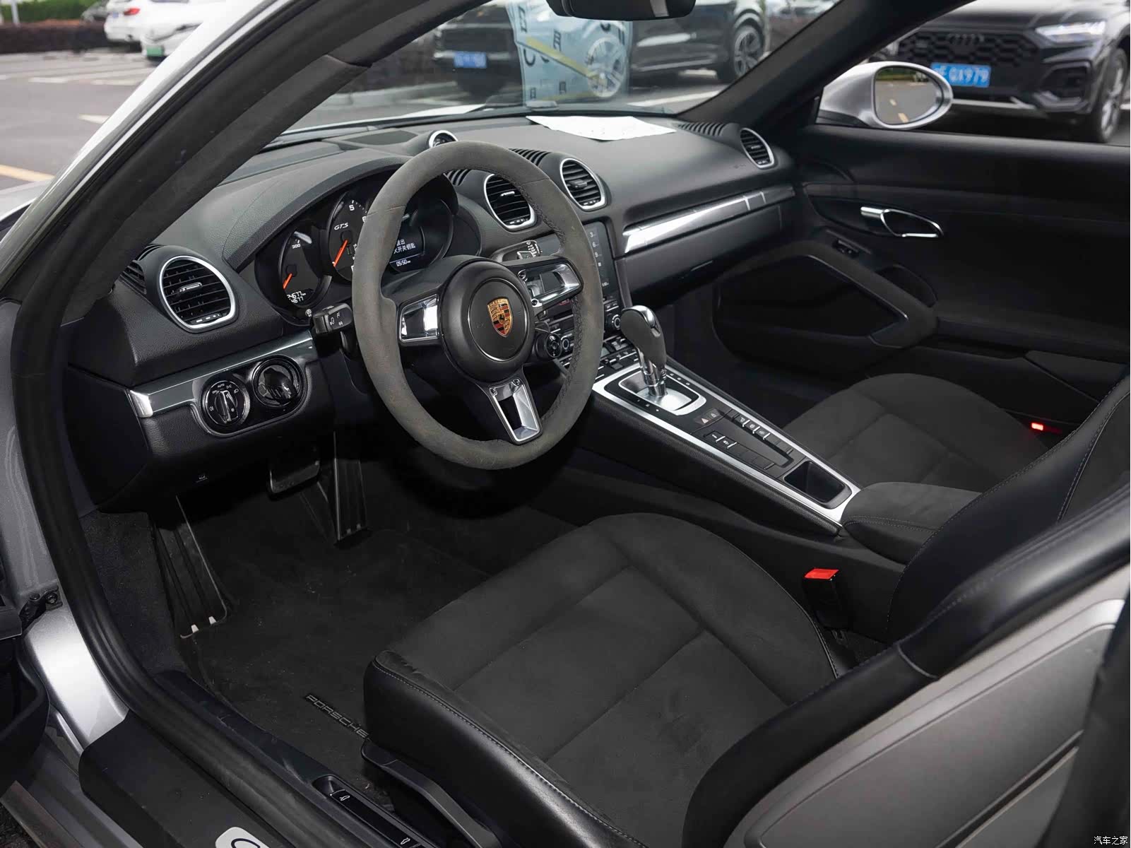 Porsche Cayman, 2022 11