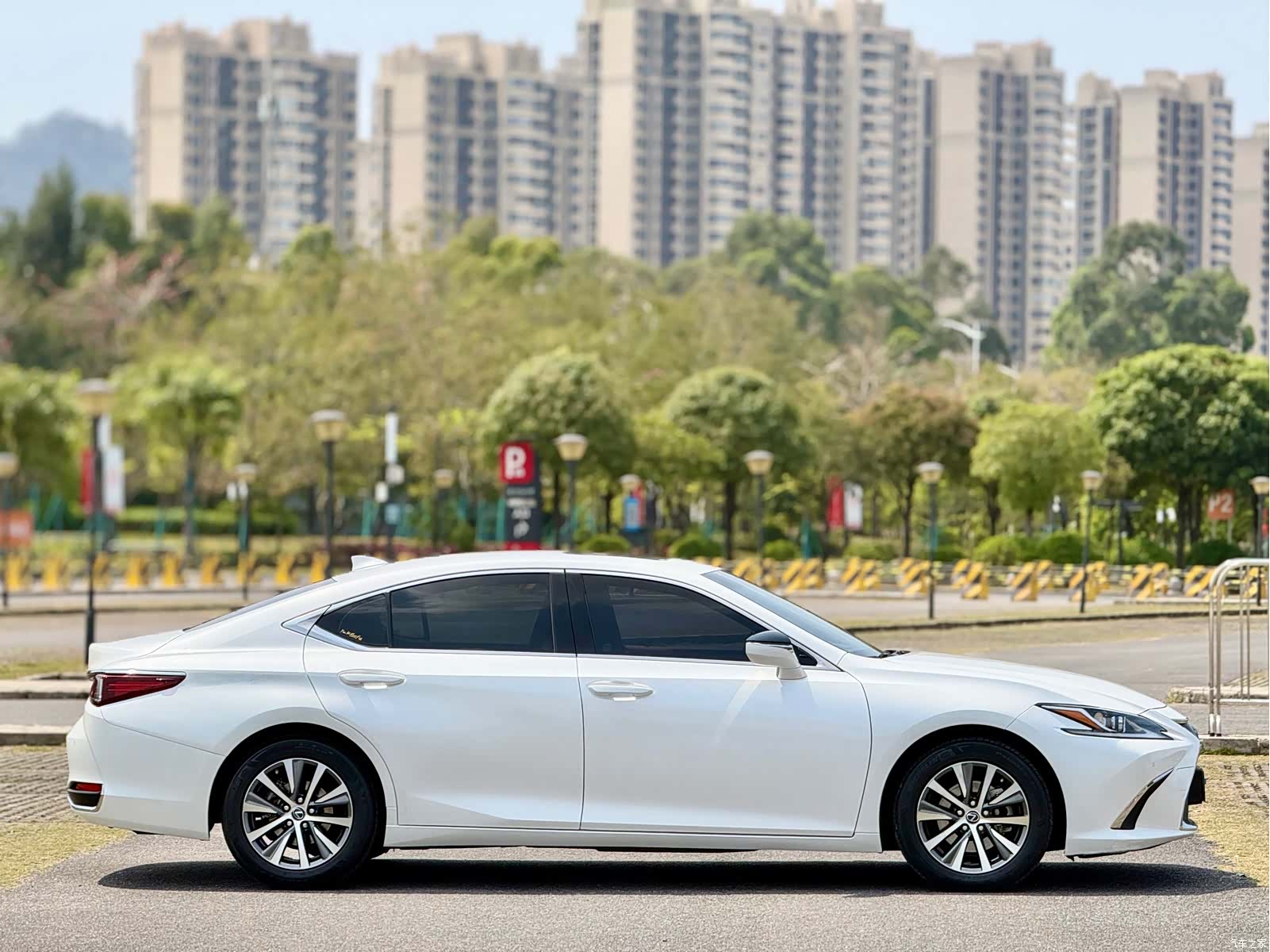 Lexus ES, 2018 4