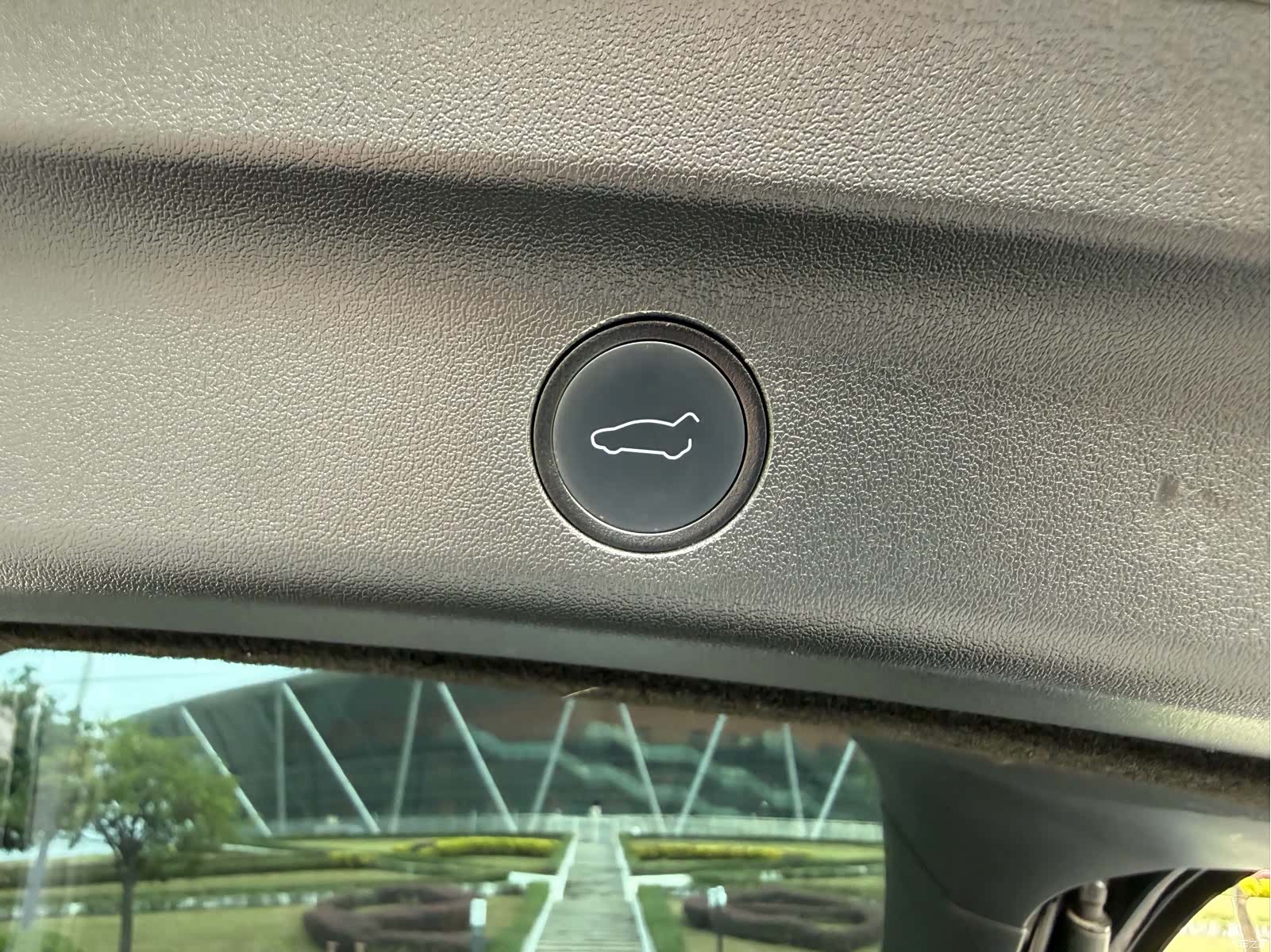 Tesla Model Y, 2022 21