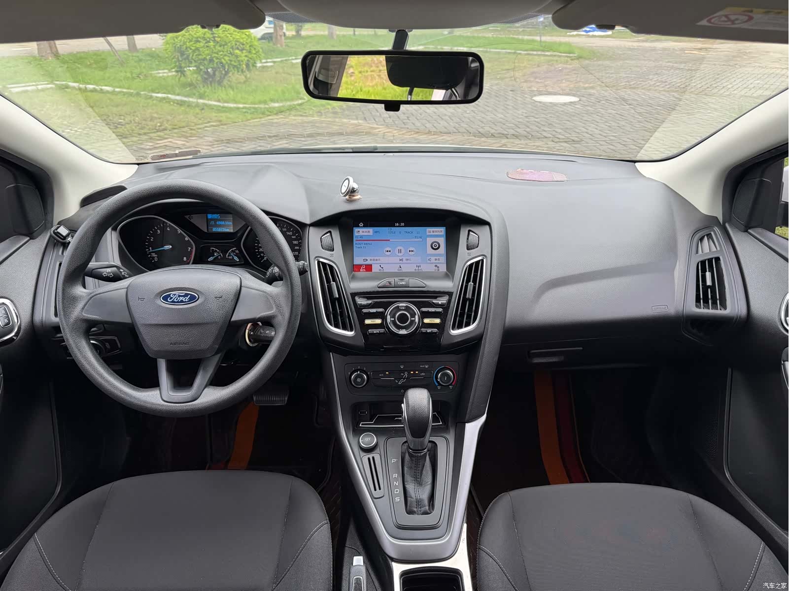 Ford Focus, 2018 12