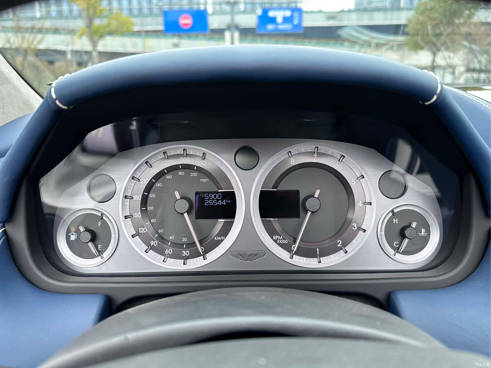 Aston Martin Vantage, 2018 6