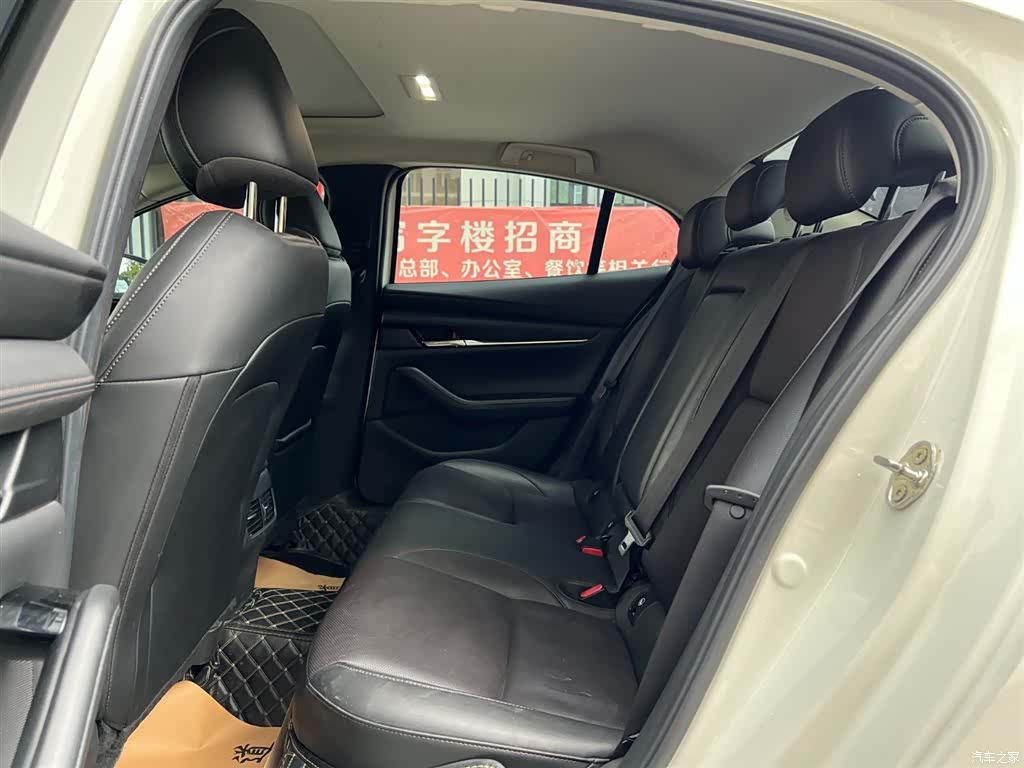 Mazda Mazda3, 2022 4