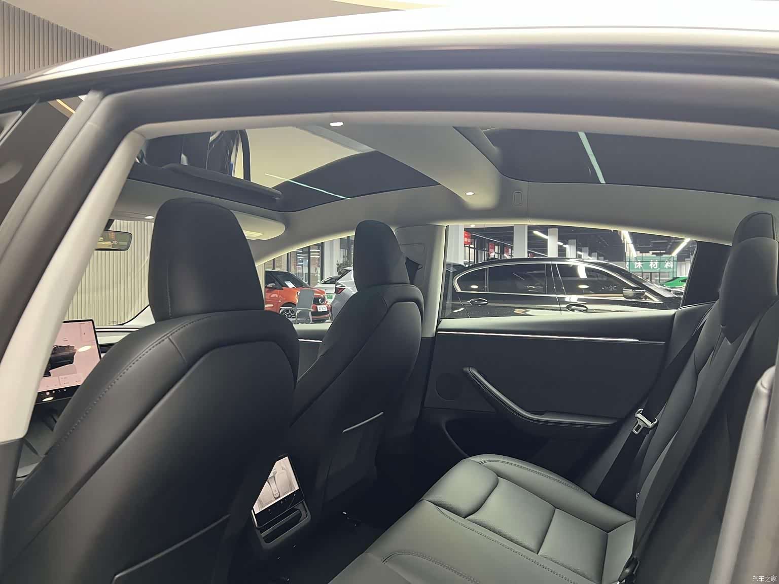 Tesla Model 3, 2026 11