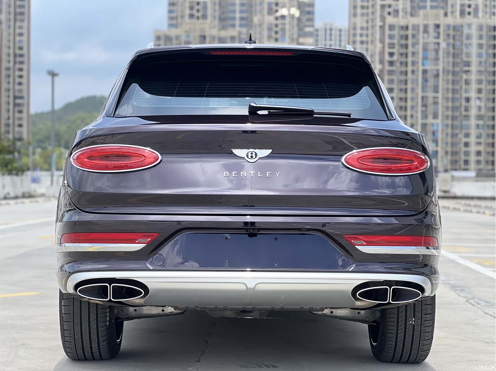 Bentley Bentayga, 2023 13