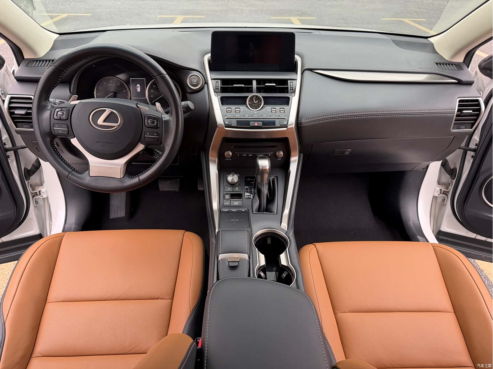 Lexus NX, 2019 11