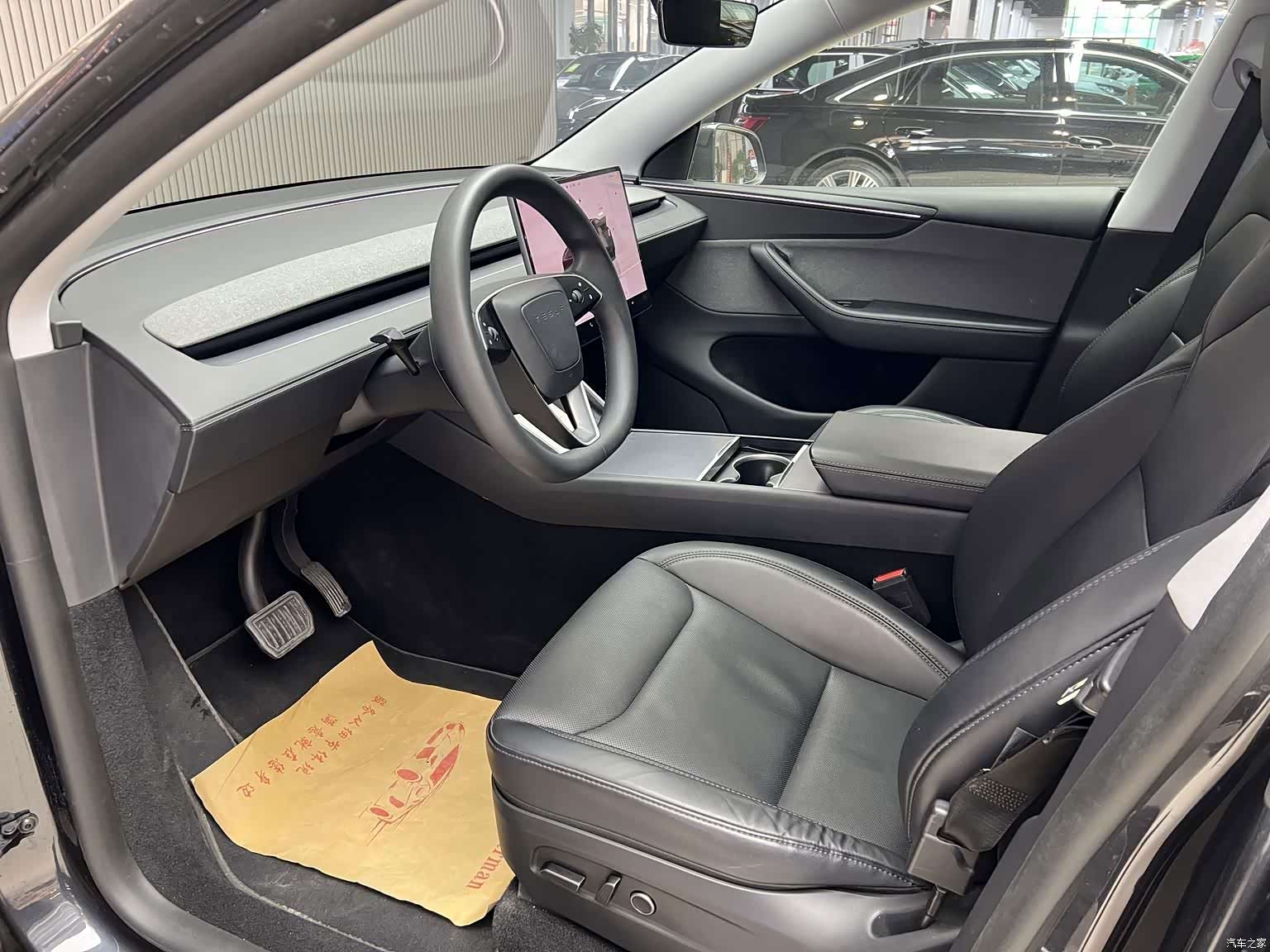 Tesla Model Y, 2025 7