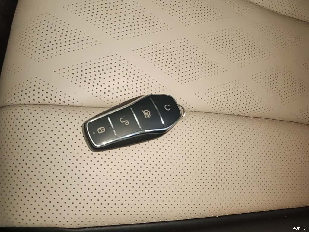 BYD Dolphin, 2023 9
