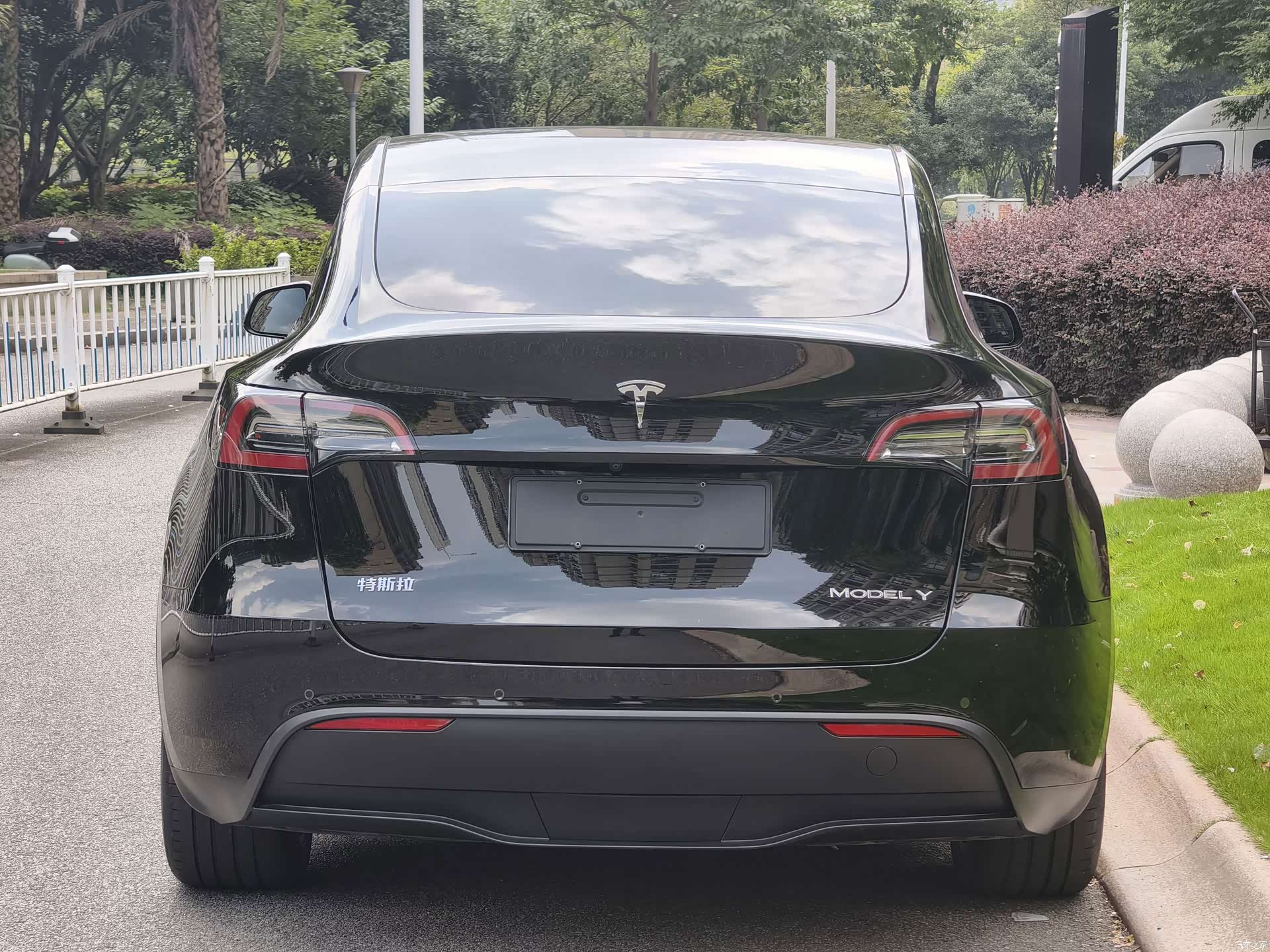 Tesla Model Y, 2023 6