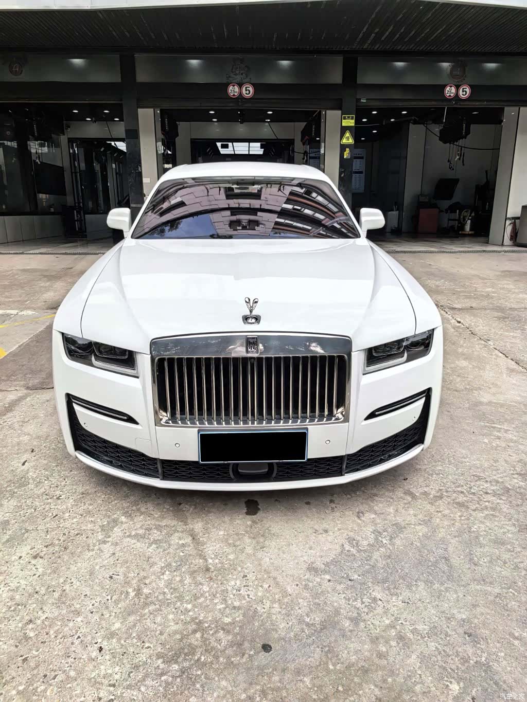 Rolls-Royce Ghost, 2023 2