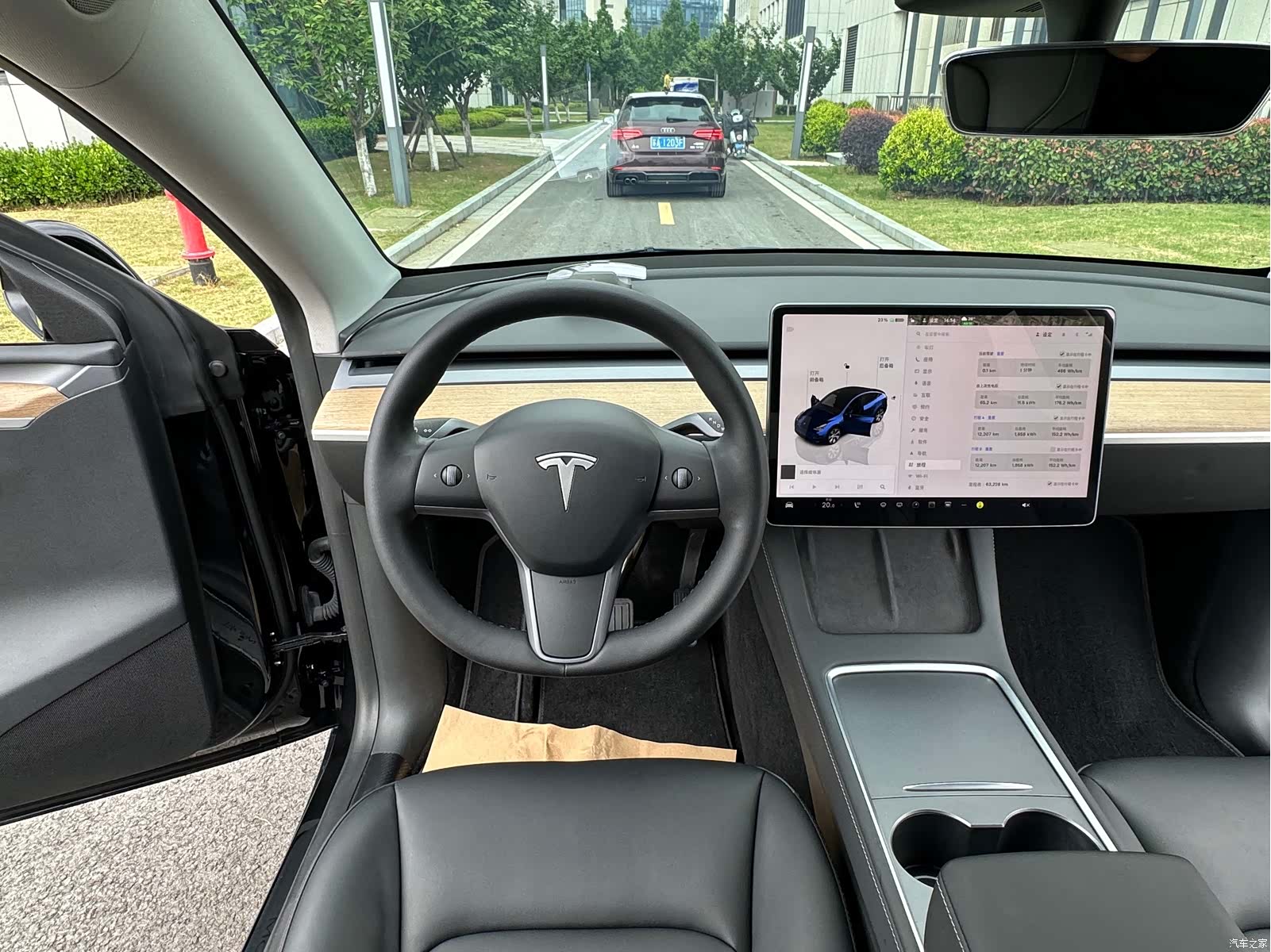 Tesla Model Y, 2022 16