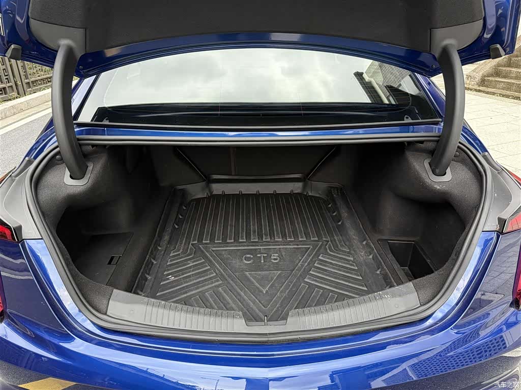 Cadillac CT5, 2024 19