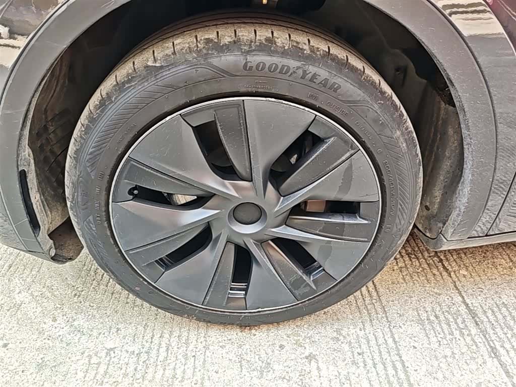 Tesla Model Y, 2024 23