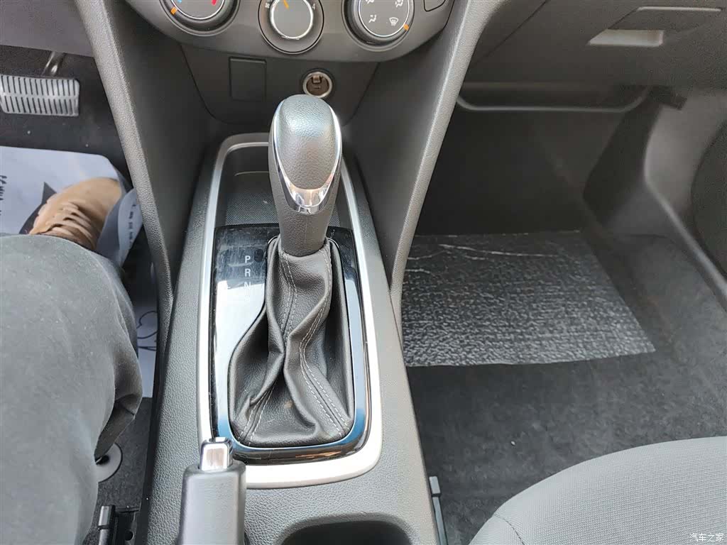 Chevrolet 320, 2019 7