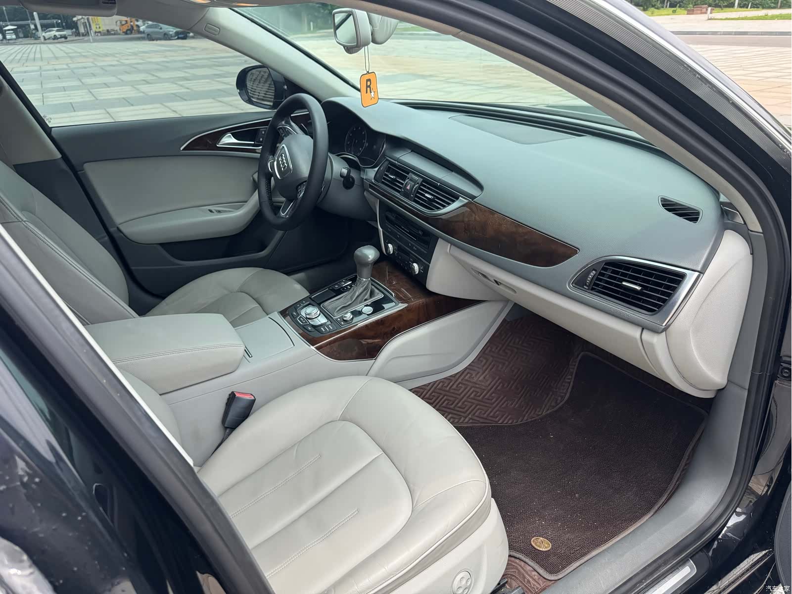 Audi A6L, 2012 6