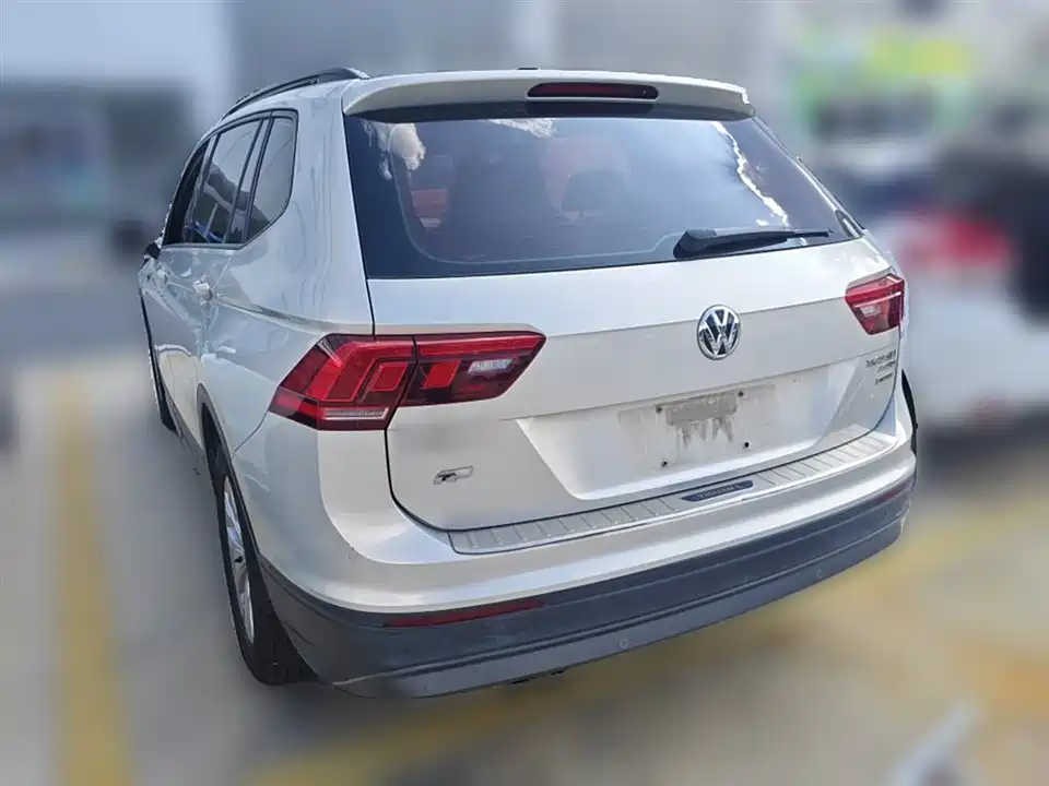 Volkswagen Tiguan L