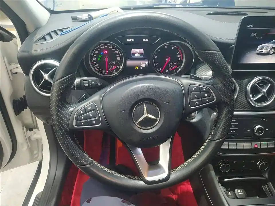 Mercedes-Benz GLA