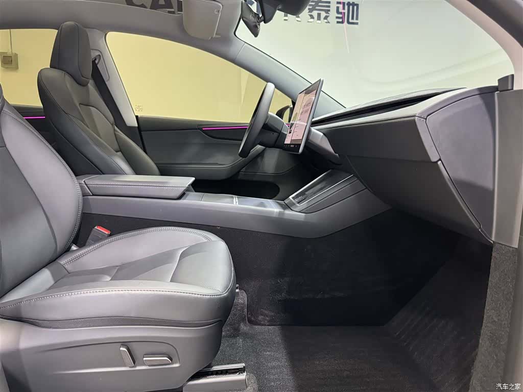 Tesla Model Y, 2025 18