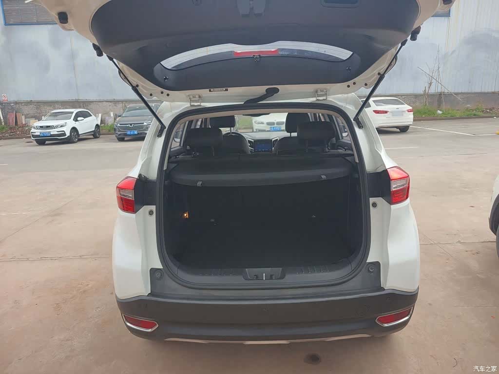 Changan CS15, 2016 15