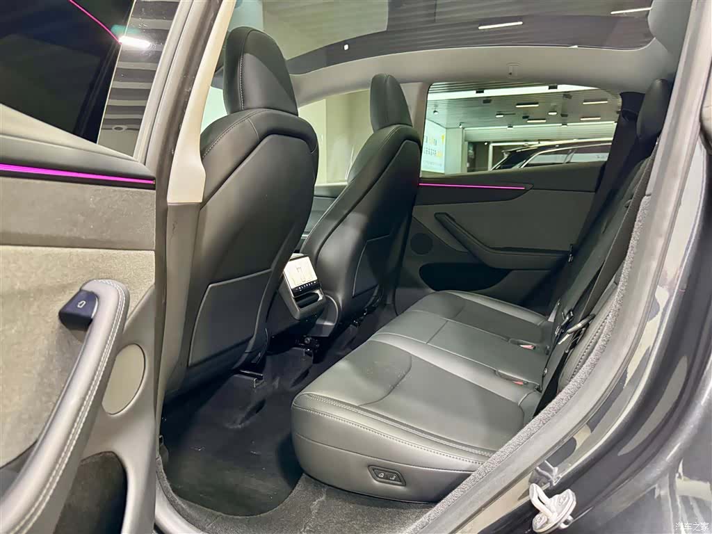 Tesla Model Y, 2025 19
