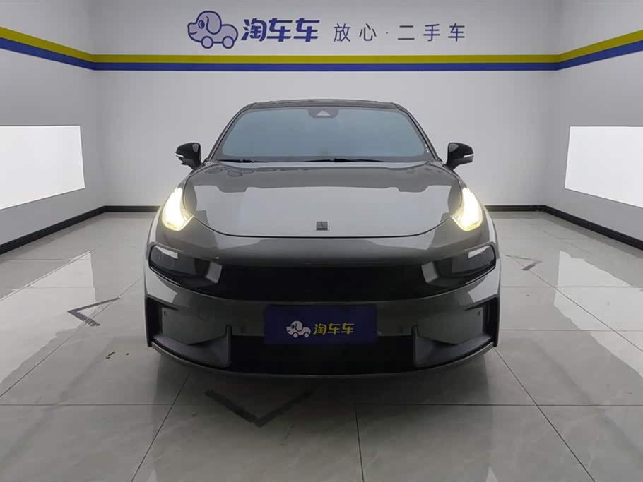 Lynk & Co 03 Lynk & Co 03