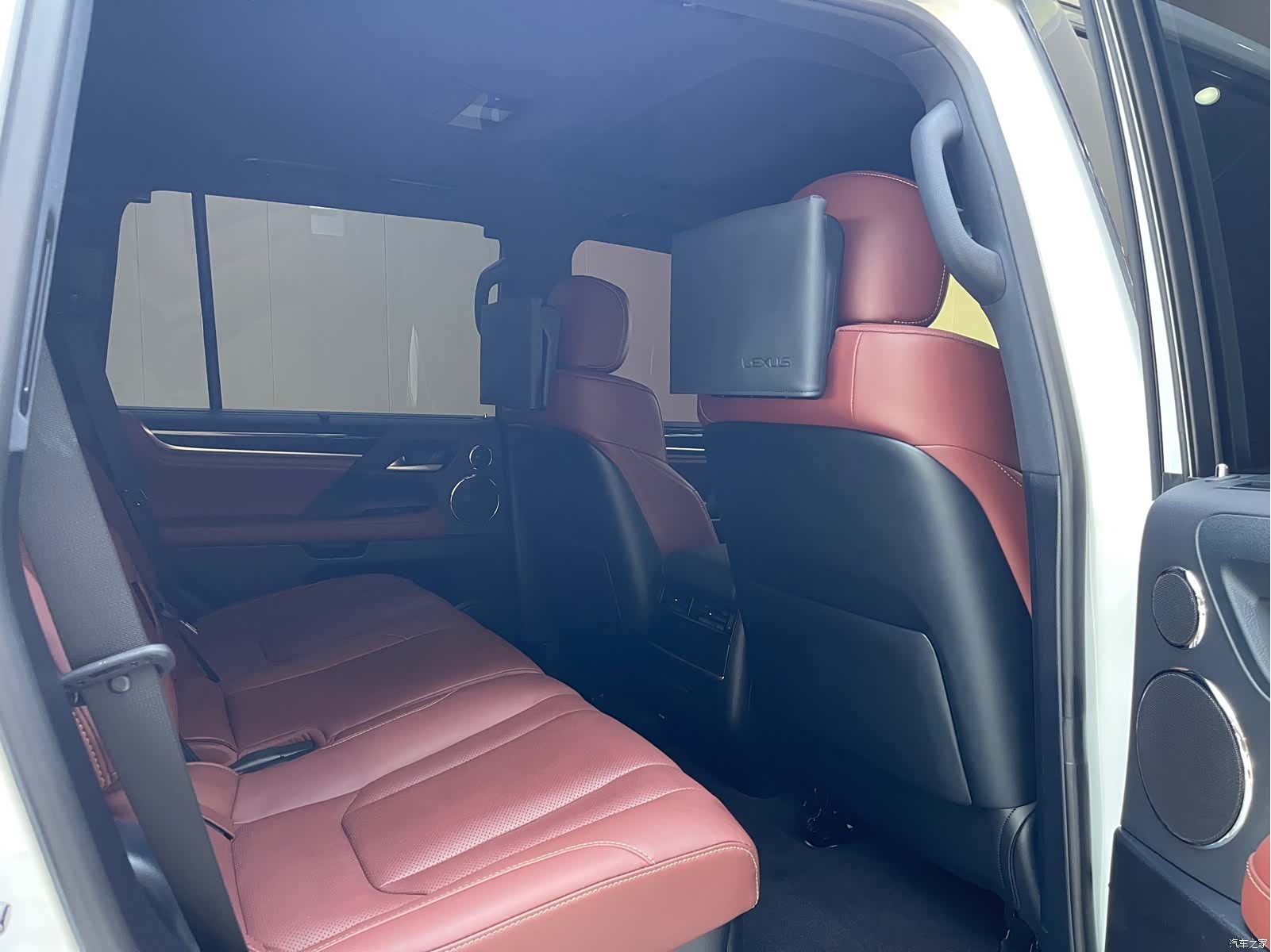 Lexus LX, 2020 15