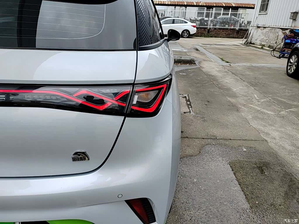 BYD Dolphin, 2022 8