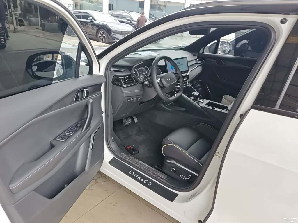 Lynk & Co 02, 2024 12