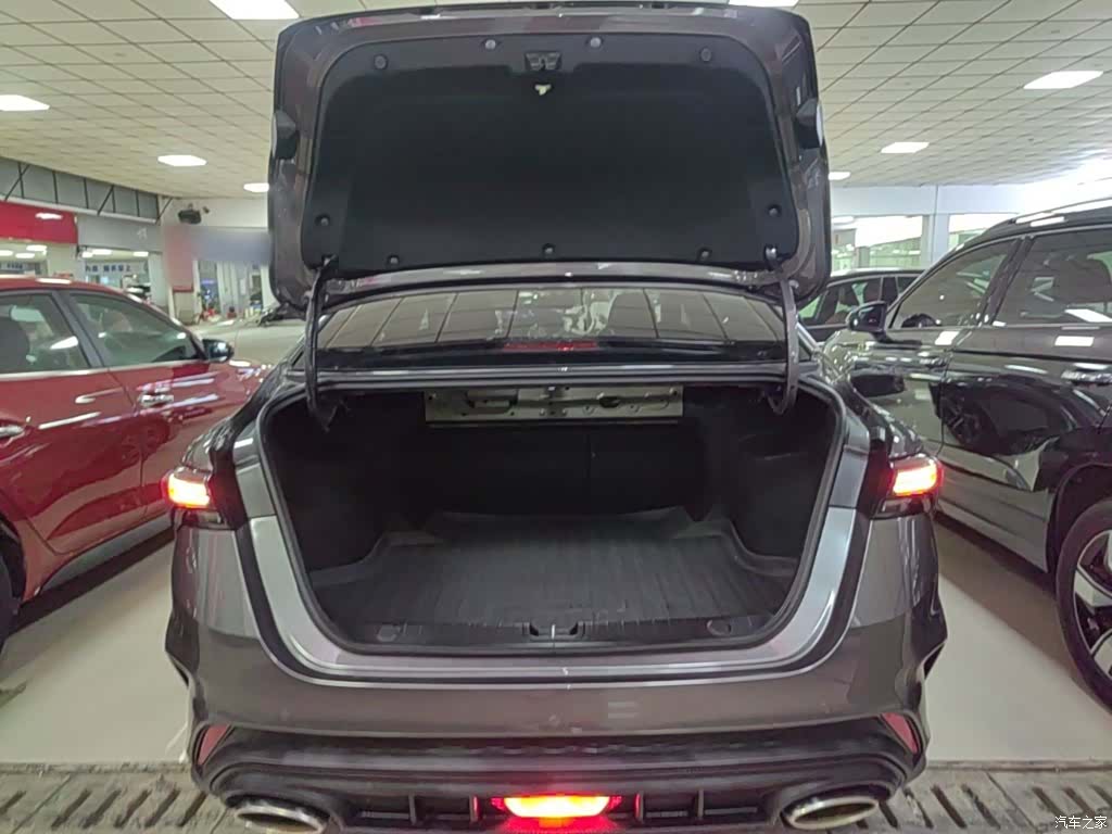 Geely Binray, 2023 19