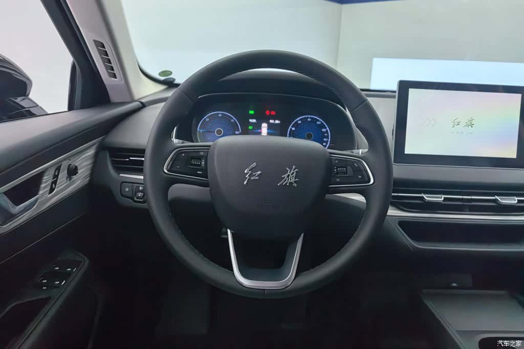 Hongqi QM5, 2025 15