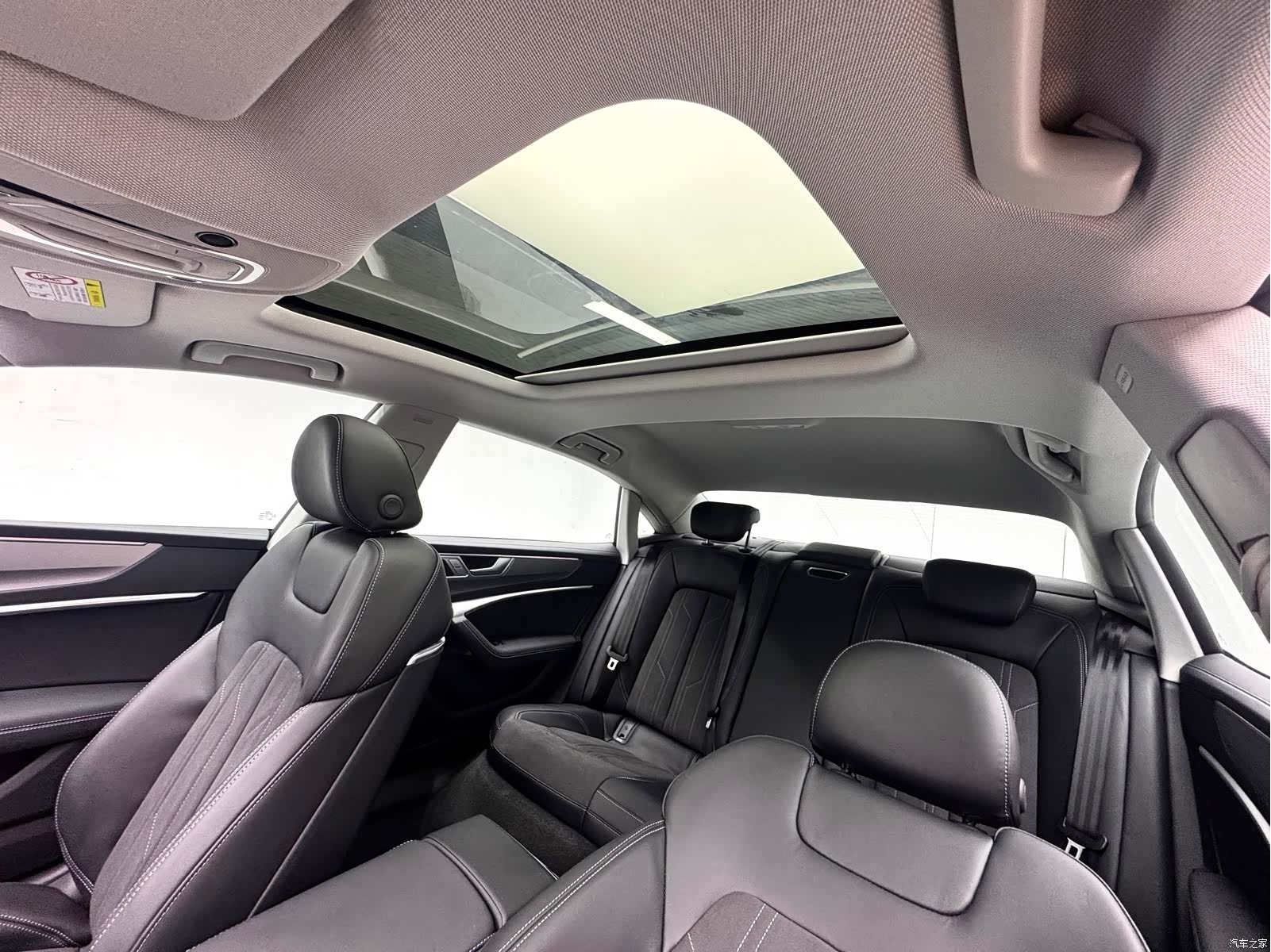 Audi A7L, 2026 12