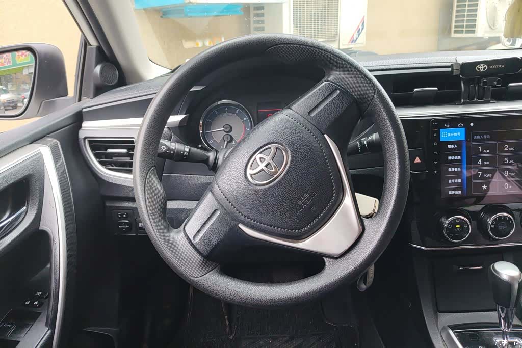Toyota Corolla, 2015 15