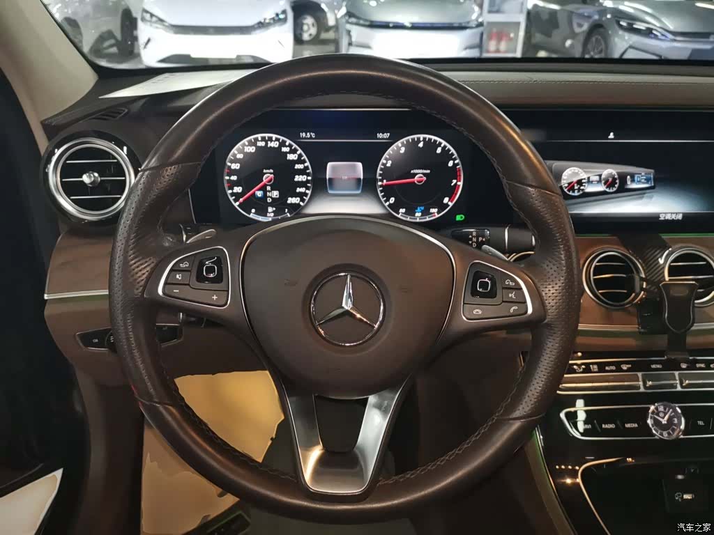 Mercedes-Benz E-Class, 2017 11
